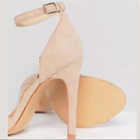 NEW!! TRUFFLE COLLECTION Barely There Sandals - Picture 2 of 3